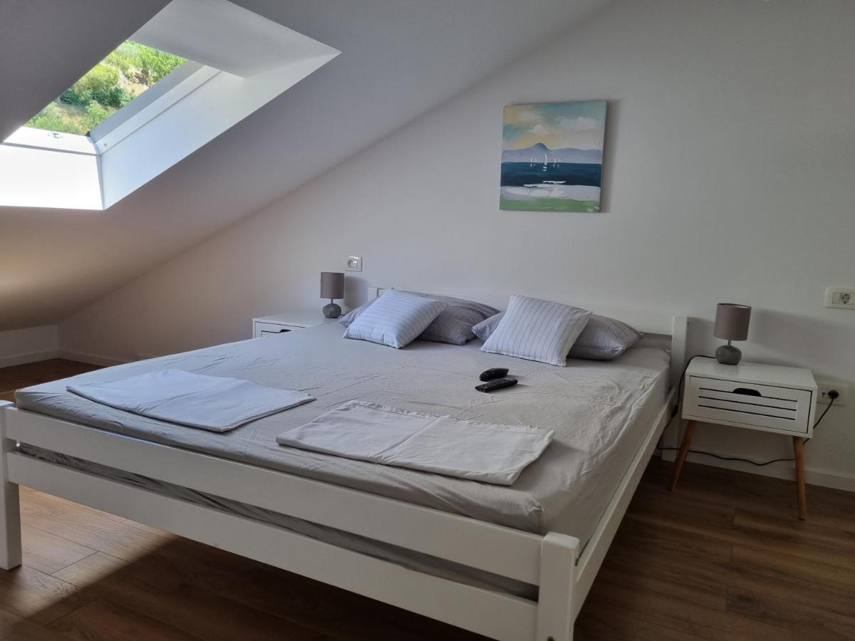 אומיס Geek Apartment מראה חיצוני תמונה