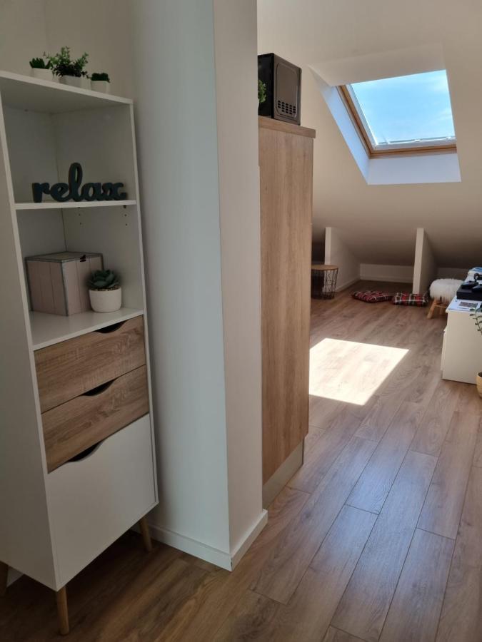 אומיס Geek Apartment מראה חיצוני תמונה
