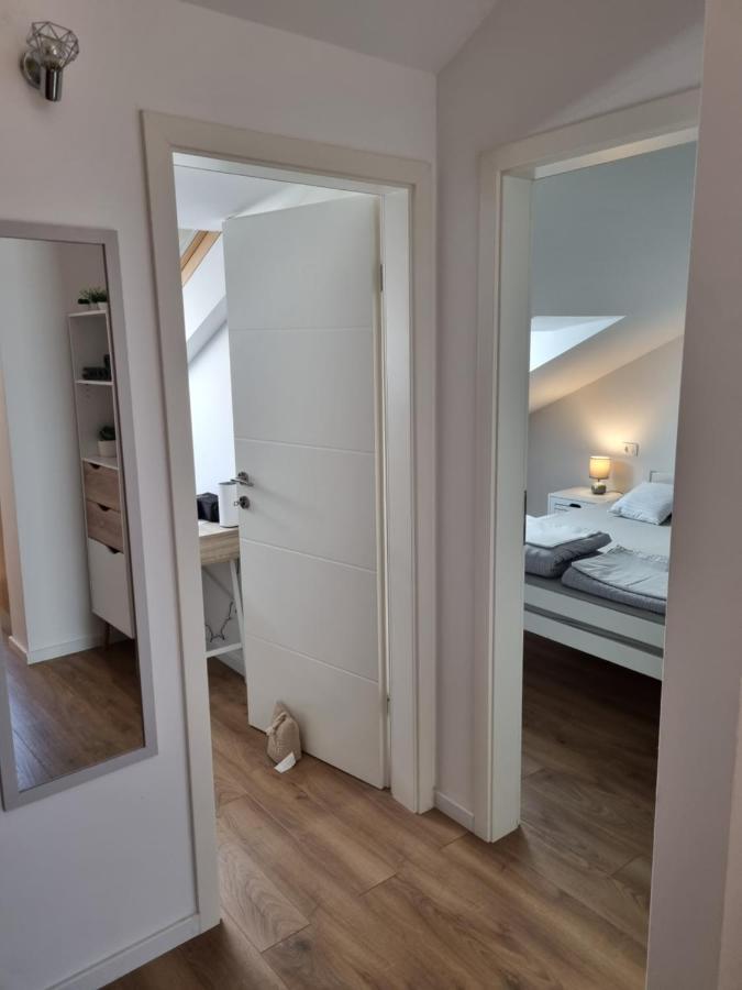 אומיס Geek Apartment מראה חיצוני תמונה