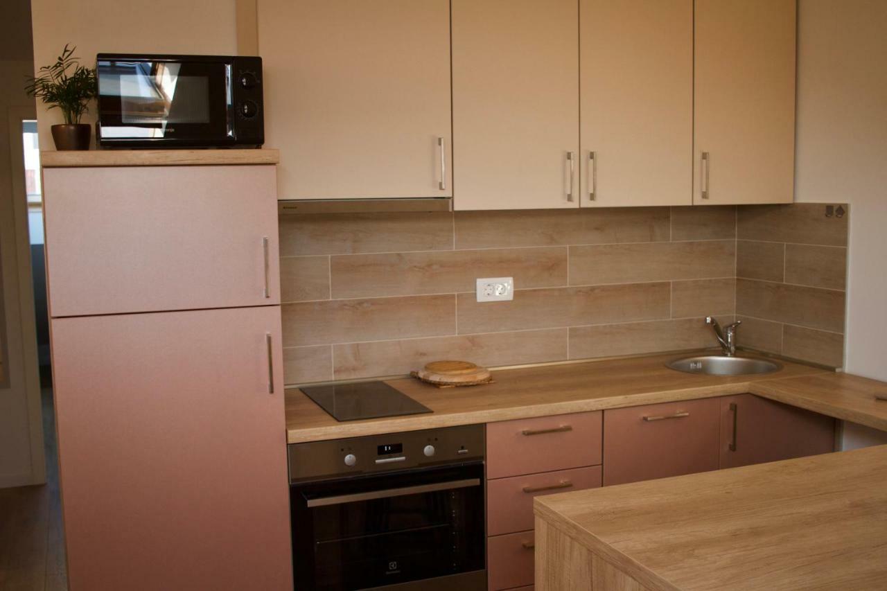 אומיס Geek Apartment מראה חיצוני תמונה