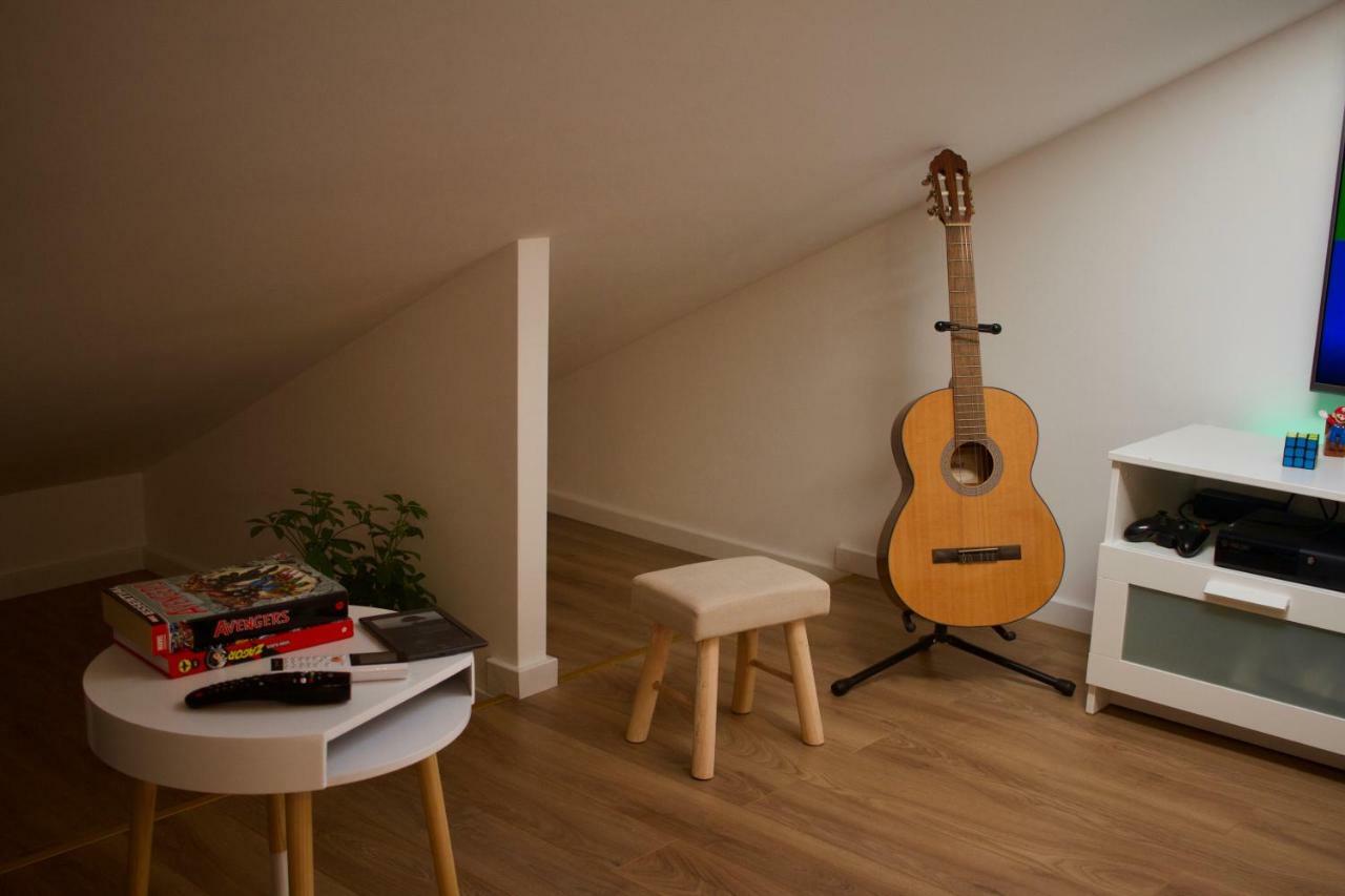אומיס Geek Apartment מראה חיצוני תמונה