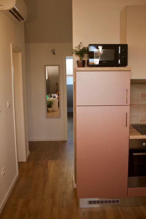 אומיס Geek Apartment מראה חיצוני תמונה